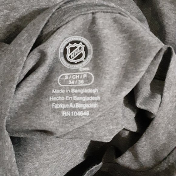 Toronto Maple Leafs Tee Women Size Small NHL Hockey - Picture 3 of 3